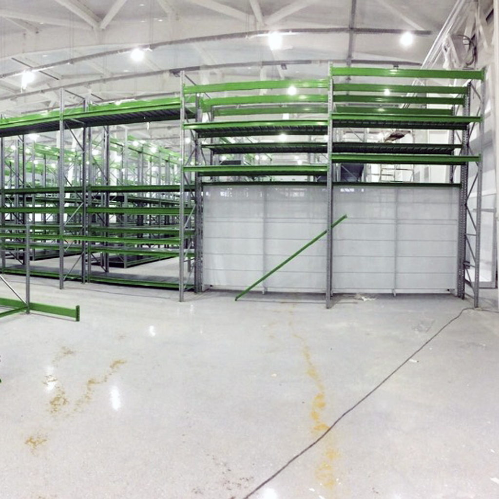 Монтаж стеллажей